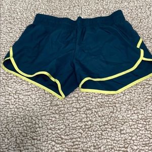 Under armour shorts with pockets